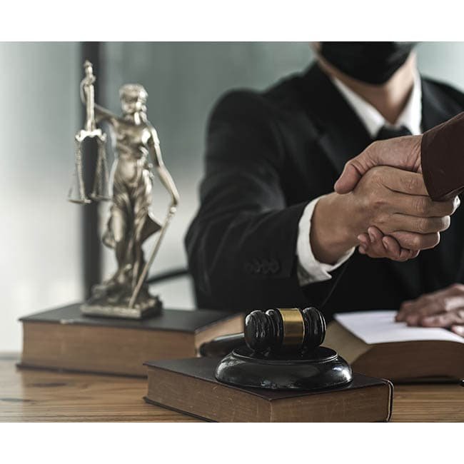 Puede un extranjero sin carné de extranjería constituir una empresa en Perú