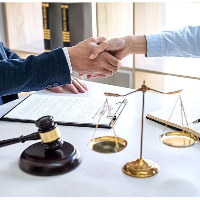 contratos y negocios en el Perú